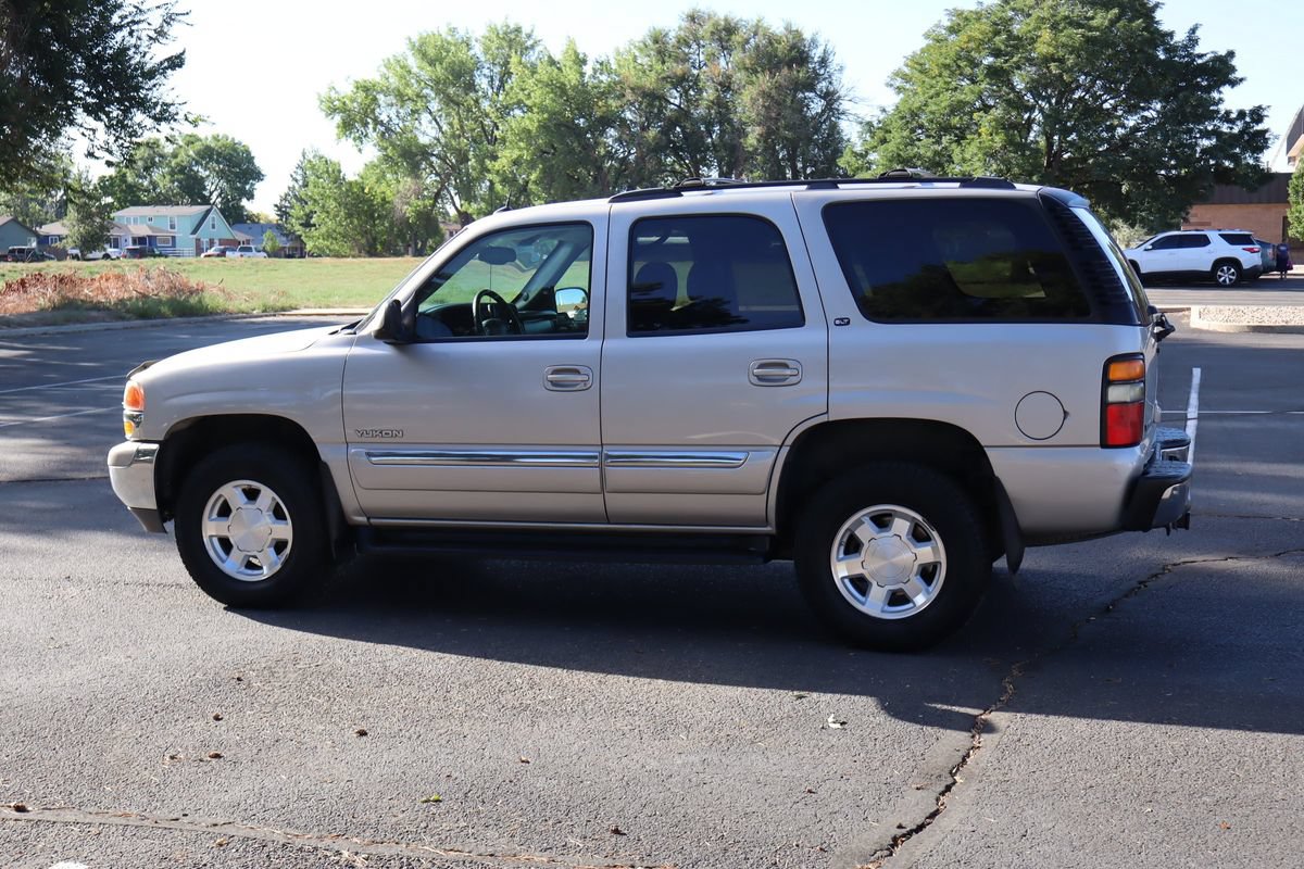 Used 2005 GMC Yukon SLT w/ SLT Preferred Equipment Group AWD/4WD image 8