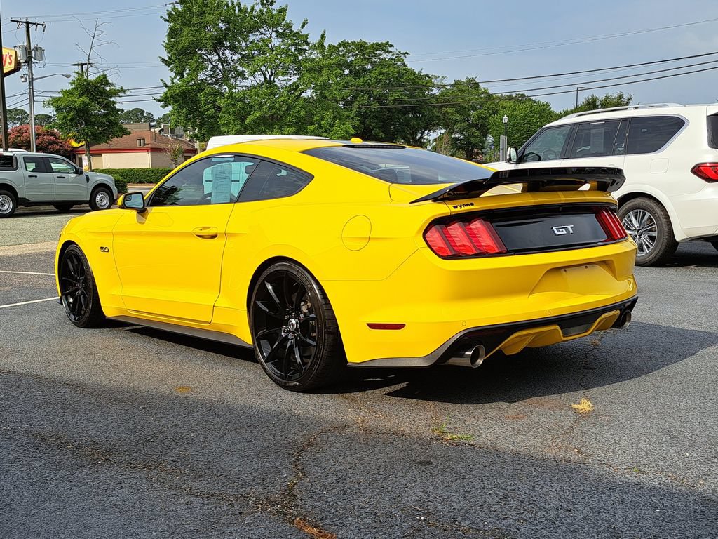 Used 2017 Ford Mustang GT Premium w/ GT Performance Package RWD image 4