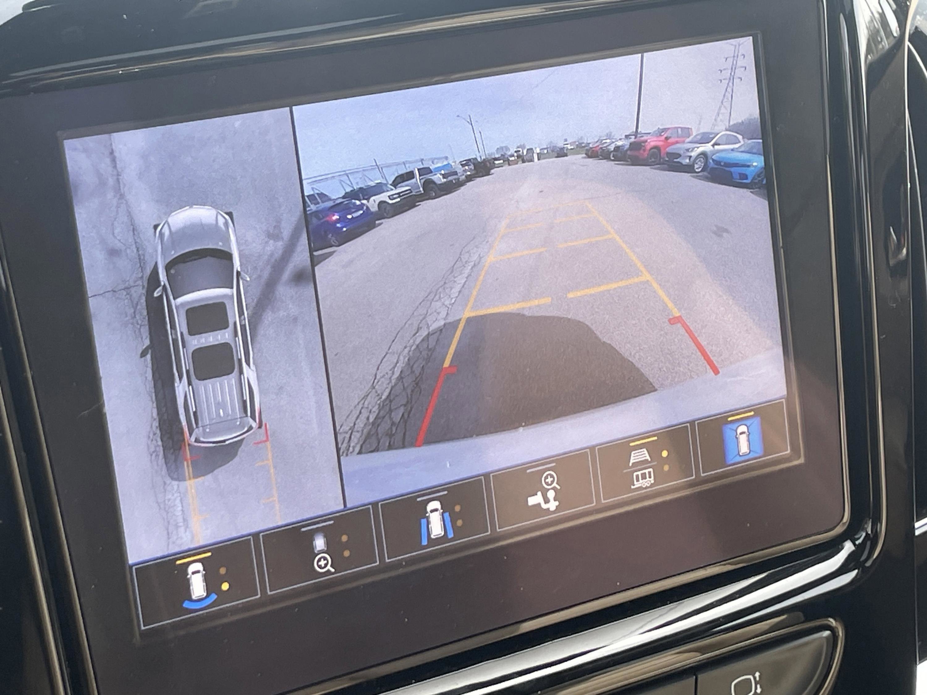 Used 2022 Chevrolet Traverse Premier image 21