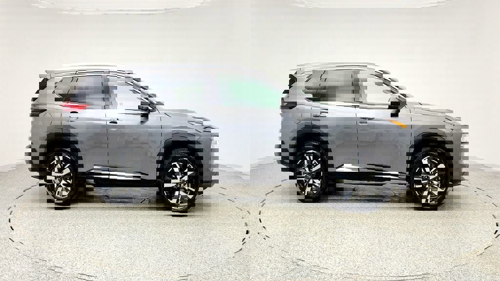 Used 2023 Nissan Rogue SL image 4