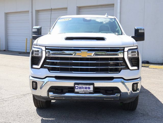 Used 2024 Chevrolet Silverado 2500 LTZ AWD/4WD image 2