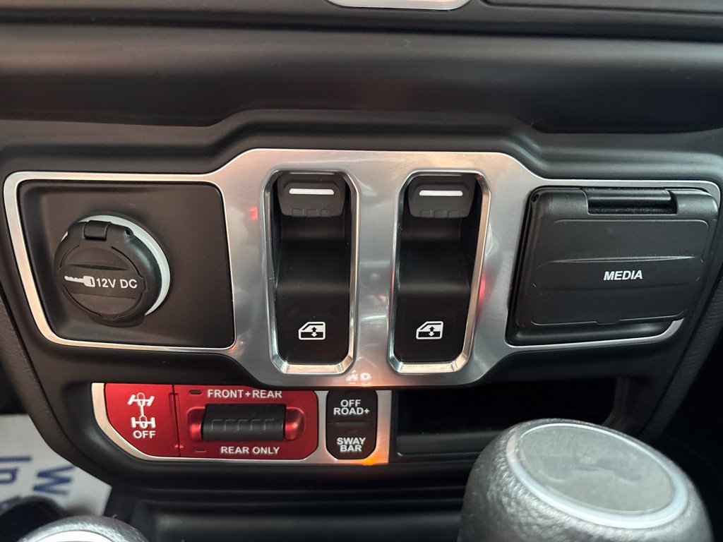 Used 2023 Jeep Wrangler Rubicon w/ LED Lighting Group AWD/4WD image 38