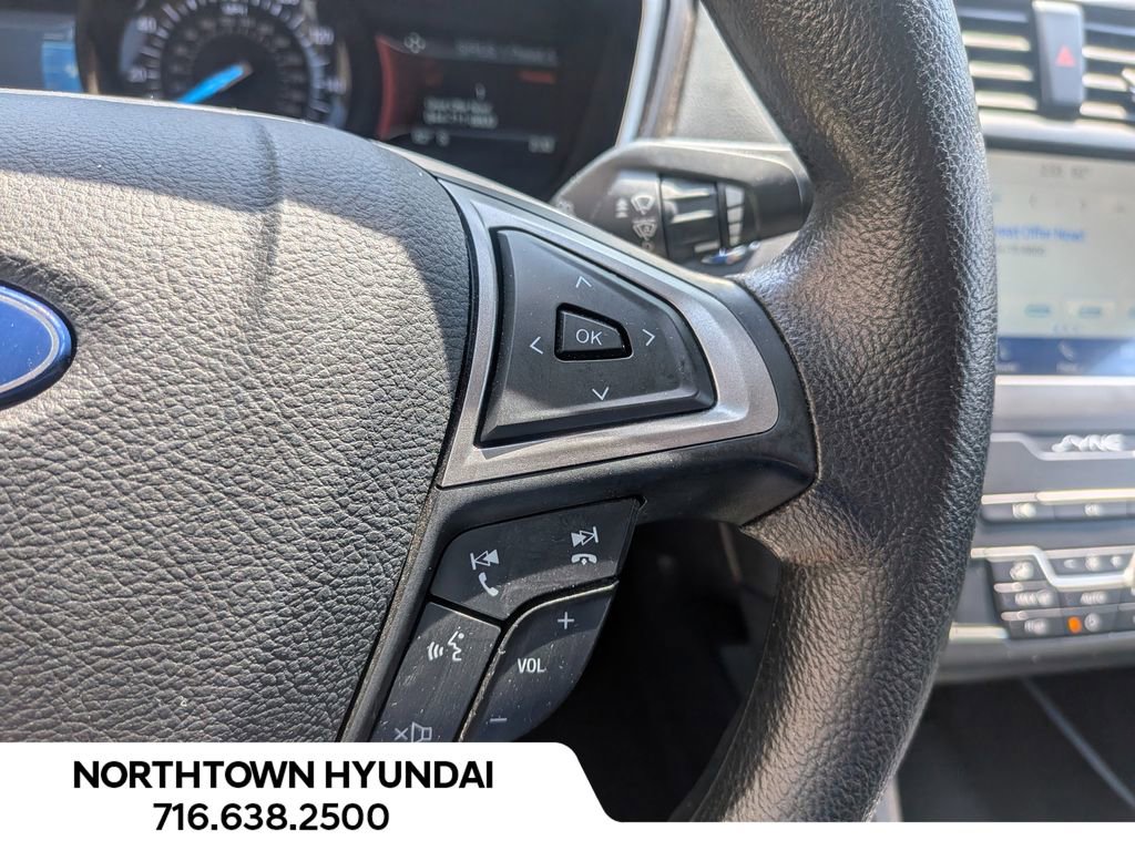 Used 2020 Ford Fusion SE FWD image 25