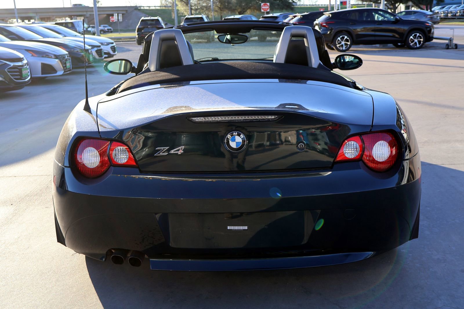 Used 2005 BMW Z4 2.5i image 14