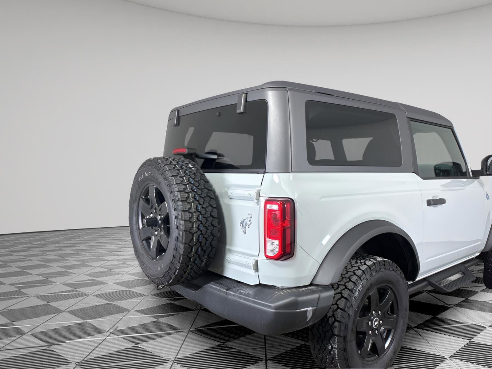 Used 2024 Ford Bronco Black Diamond image 16