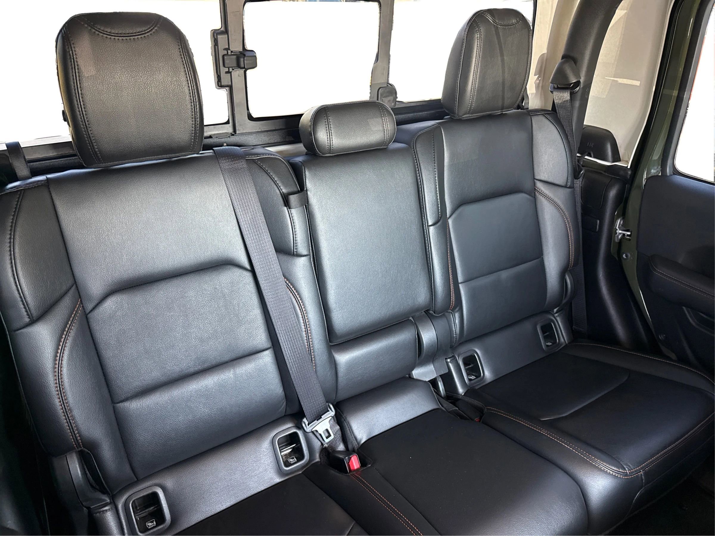 Used 2022 Jeep Gladiator Mojave w/ Cold Weather Group image 12