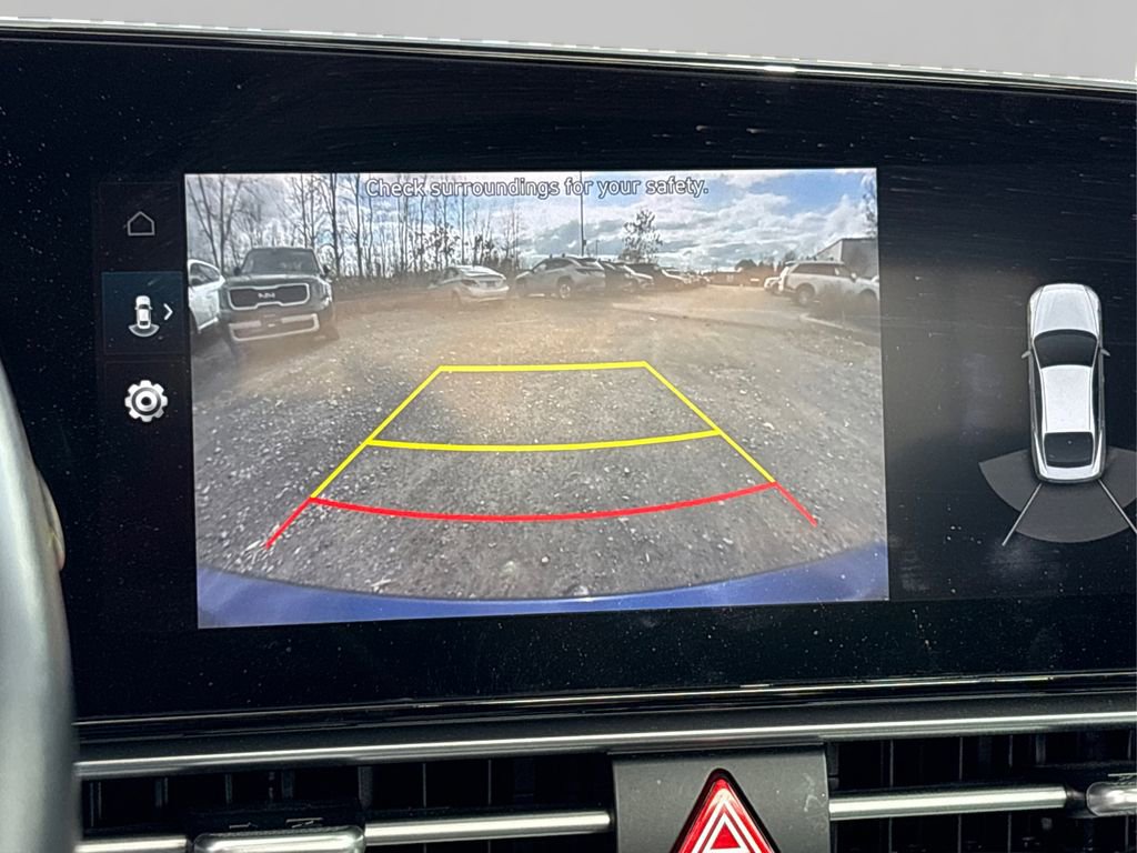 Certified 2023 Hyundai Elantra Limited w/ Preferred Accessory Package image 29