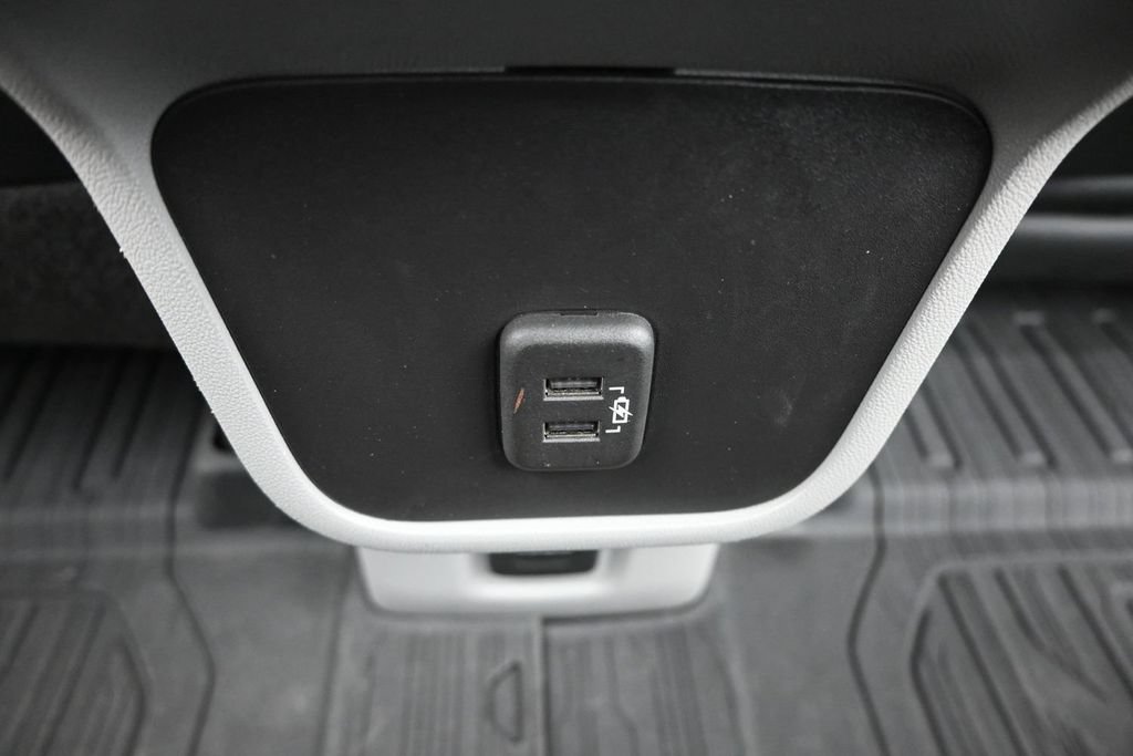 Used 2024 GMC Terrain SLT w/ Infotainment Package II FWD image 15