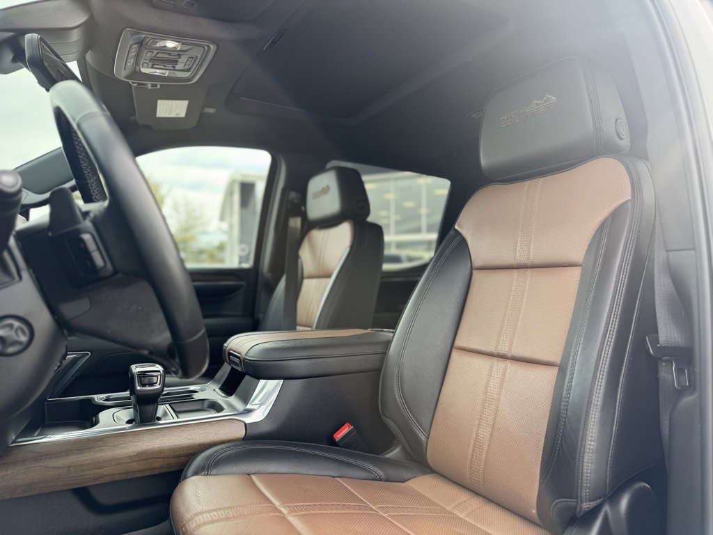 Used 2023 Chevrolet Silverado 1500 High Country w/ High Country Premium Package image 16
