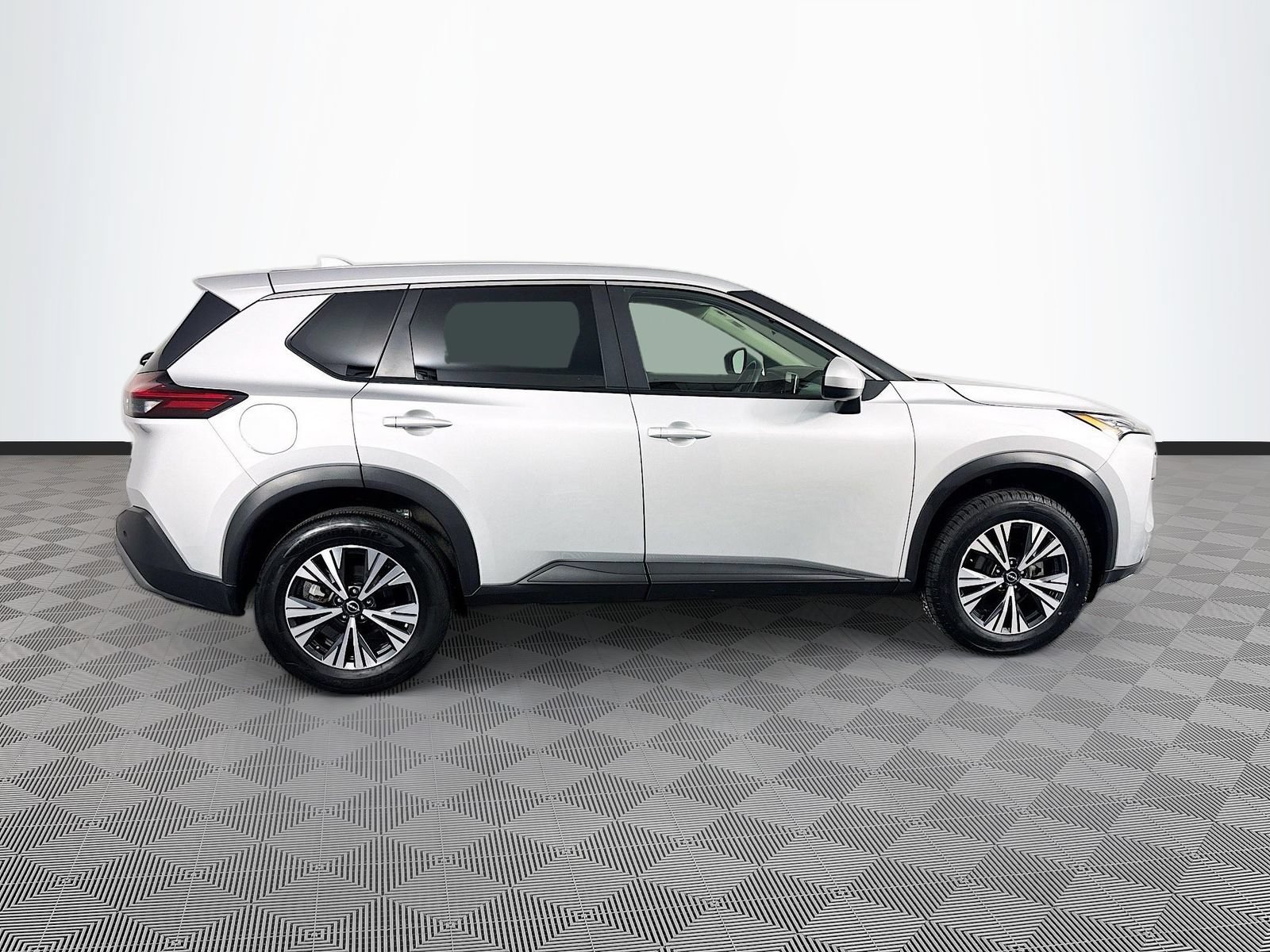 Used 2023 Nissan Rogue SV AWD/4WD image 8