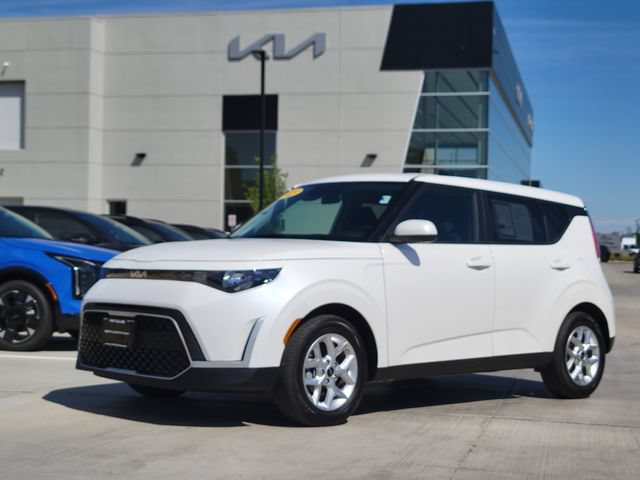 Certified 2025 Kia Soul LX w/ LX Technology Package FWD image 1