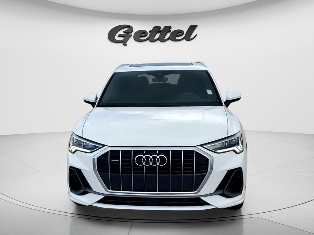 Used 2020 Audi Q3 2.0T Premium Plus w/ Premium Plus Package AWD/4WD image 2