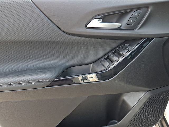 Used 2026 Chevrolet Equinox LT FWD image 12