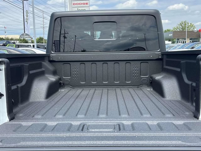 New 2026 Jeep Gladiator Sport AWD/4WD image 17