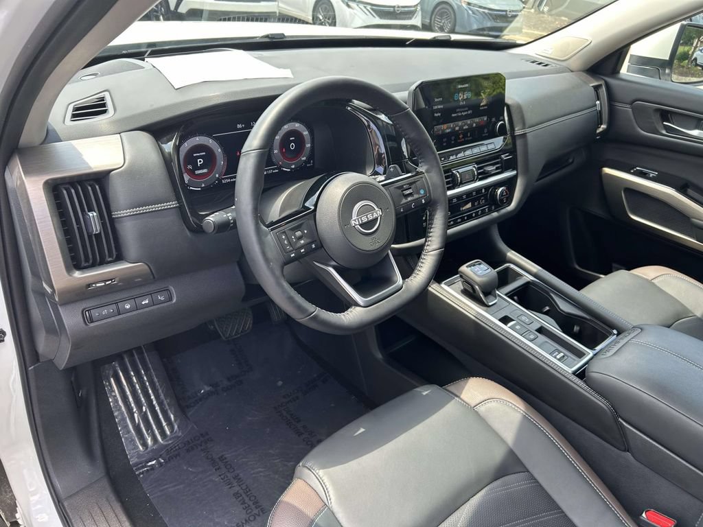 Used 2024 Nissan Pathfinder Platinum w/ Cargo Package FWD image 17