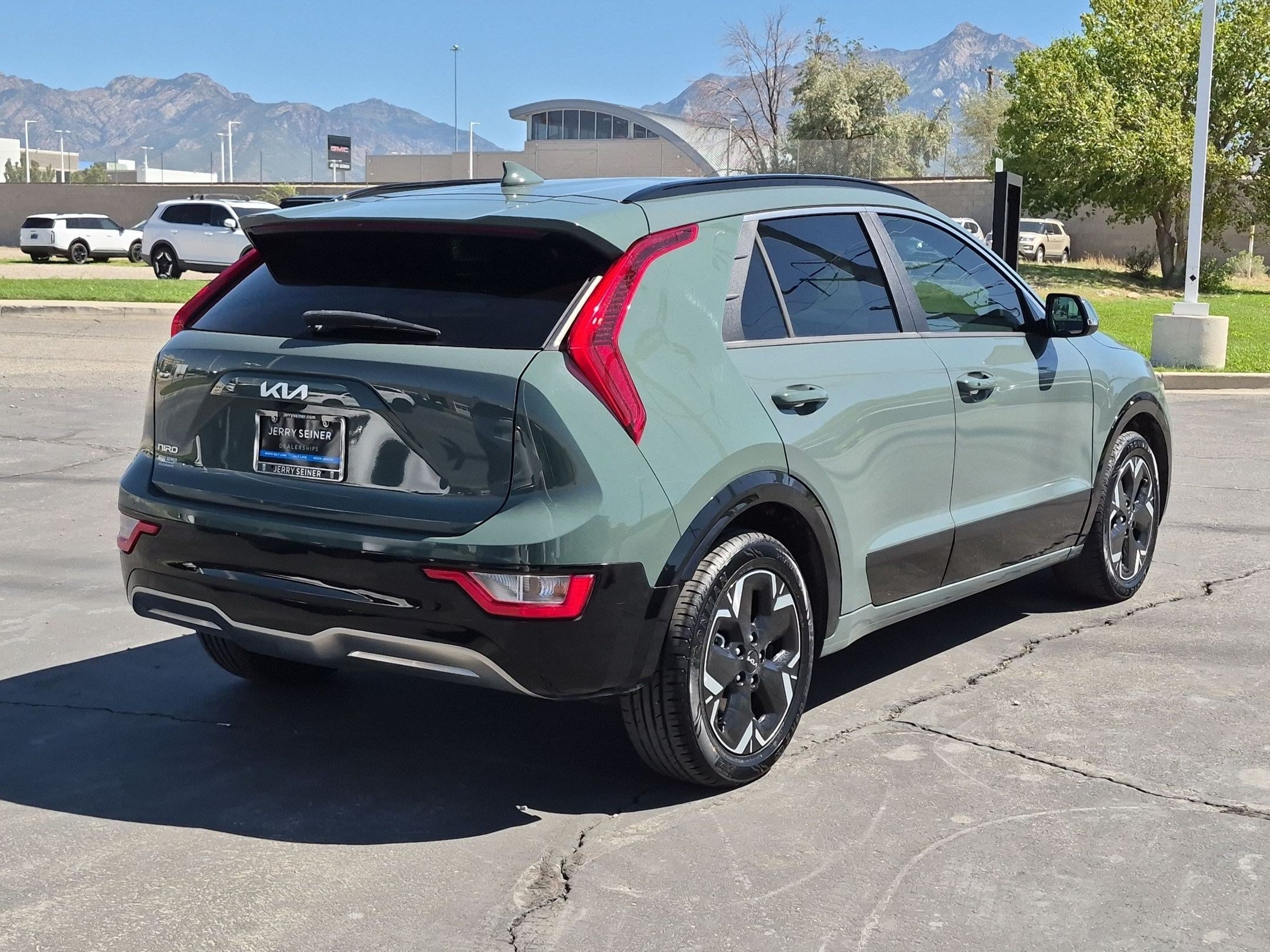 Used 2023 Kia Niro Wind w/ Wind Preserve Package FWD image 5