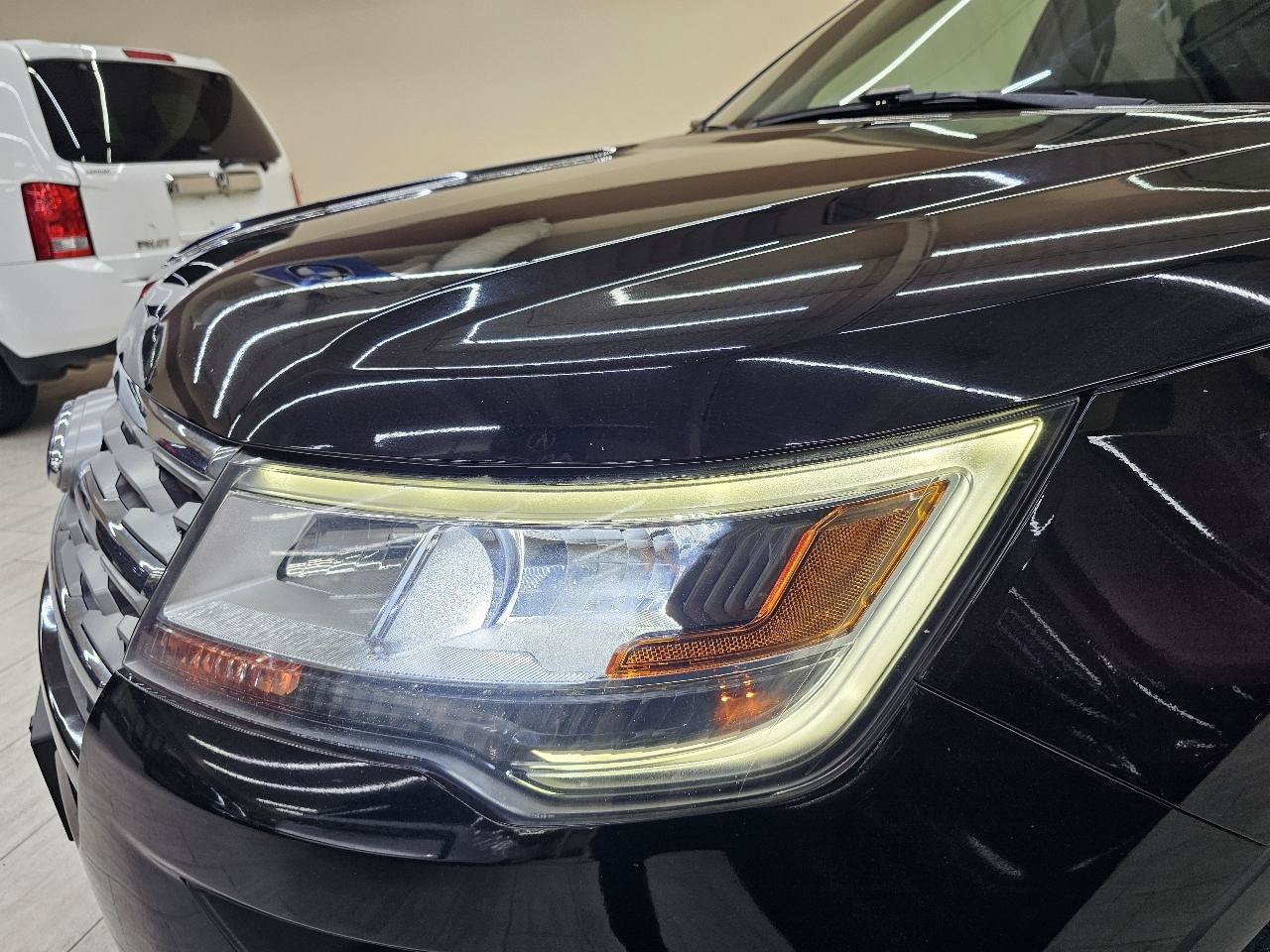 Used 2019 Ford Explorer Limited w/ Class III Trailer Tow Package FWD image 10