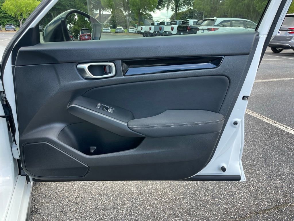 Used 2025 Honda Civic Sport image 29