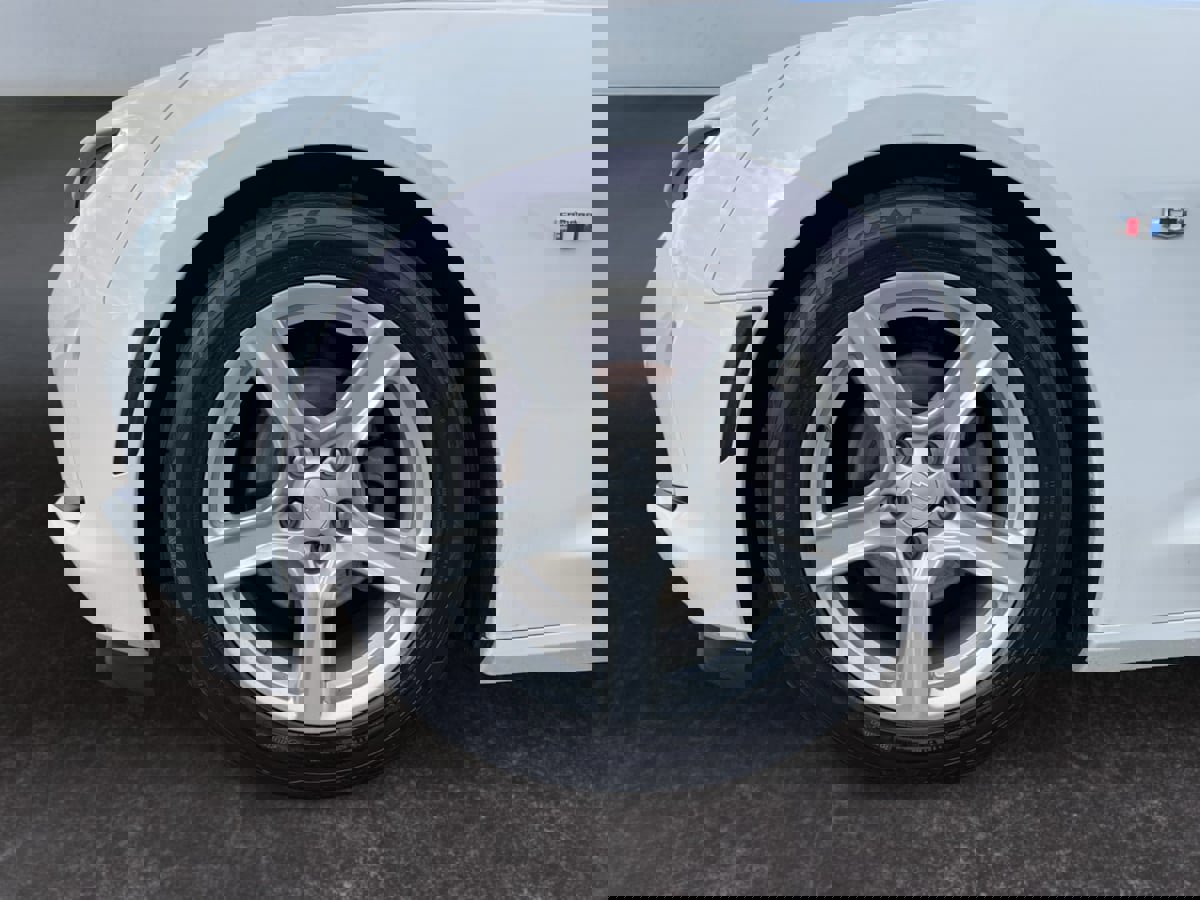 Used 2024 Chevrolet Camaro LT image 9