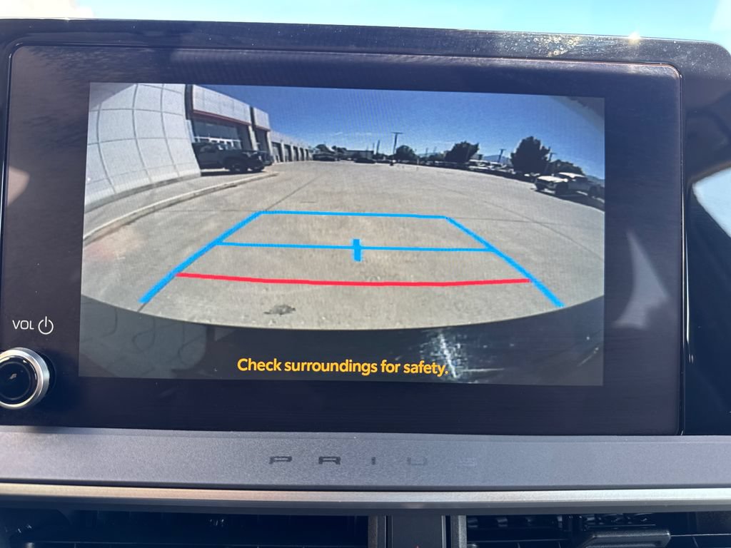 Certified 2025 Toyota Prius LE FWD image 21