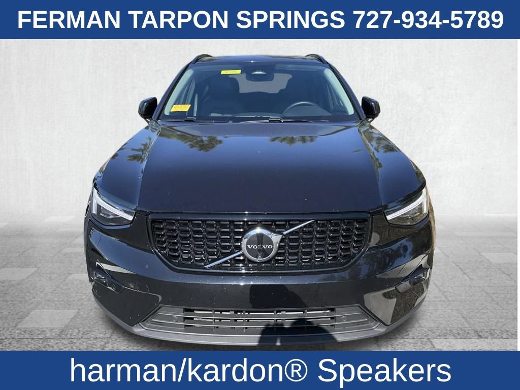 Certified 2025 Volvo XC40 B5 Ultra AWD/4WD image 11