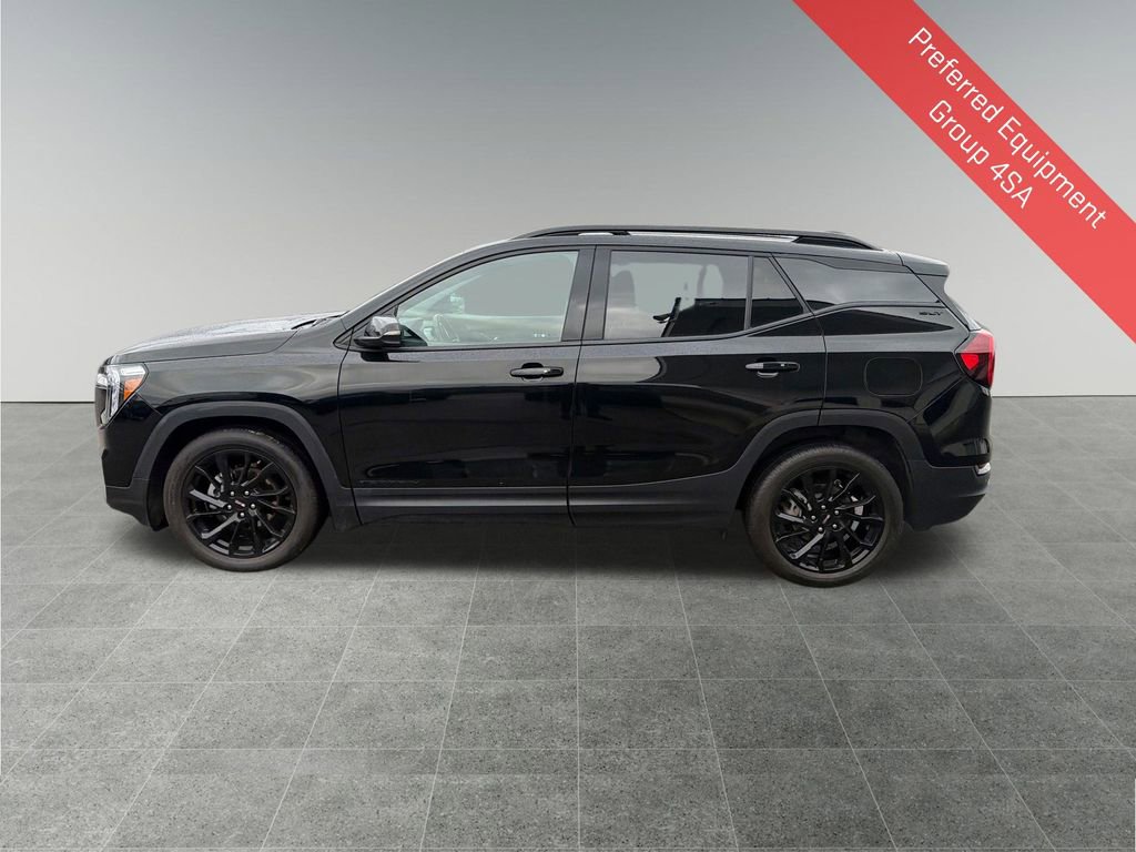 Used 2023 GMC Terrain SLT w/ Elevation Edition image 3