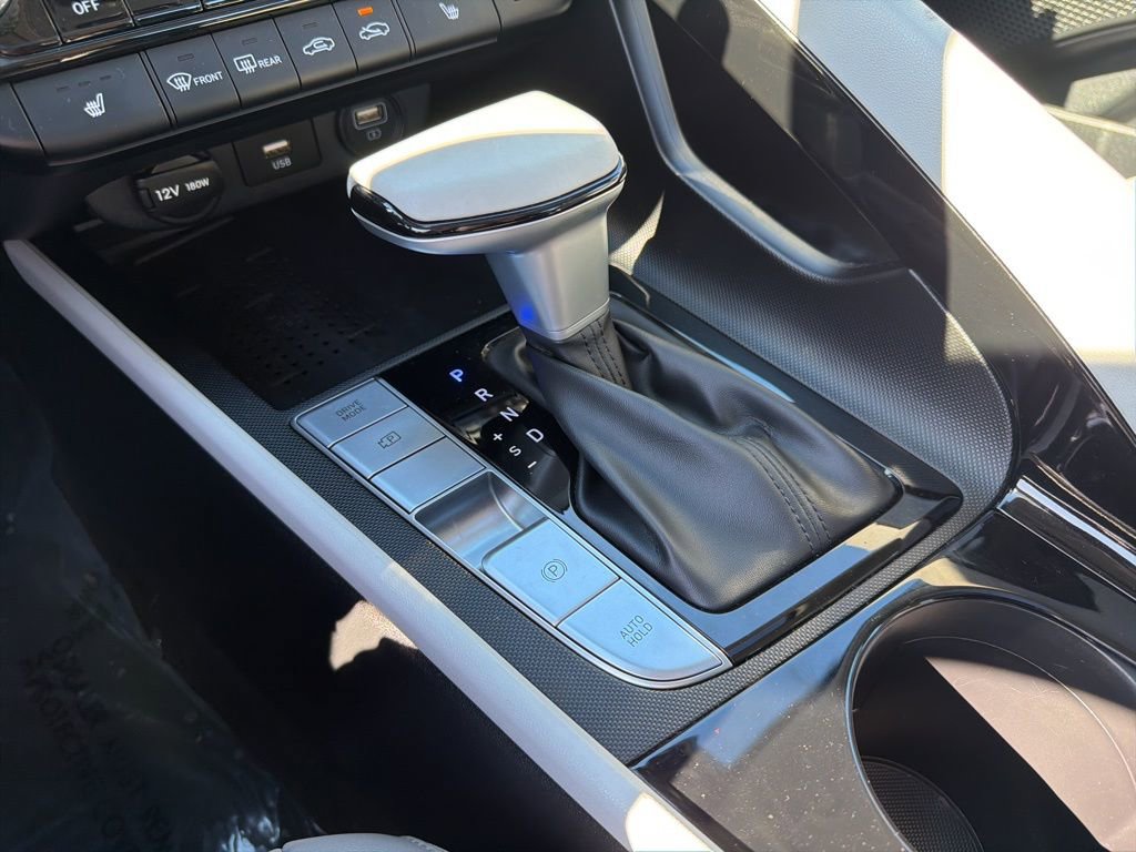 Used 2023 Hyundai Elantra Limited image 30
