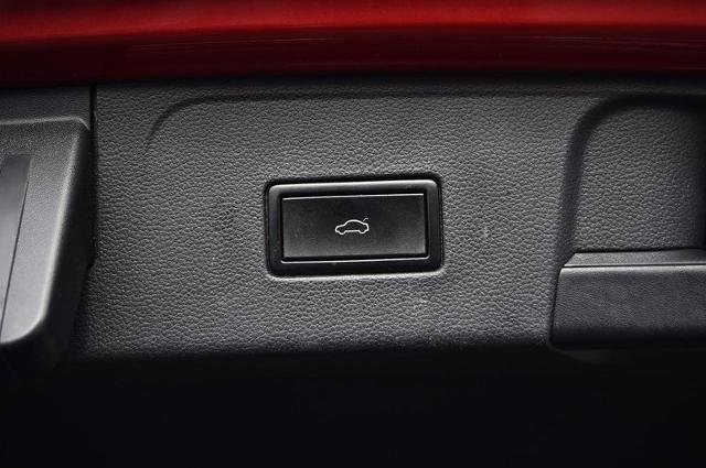 Used 2021 Volkswagen Atlas SEL Premium image 28