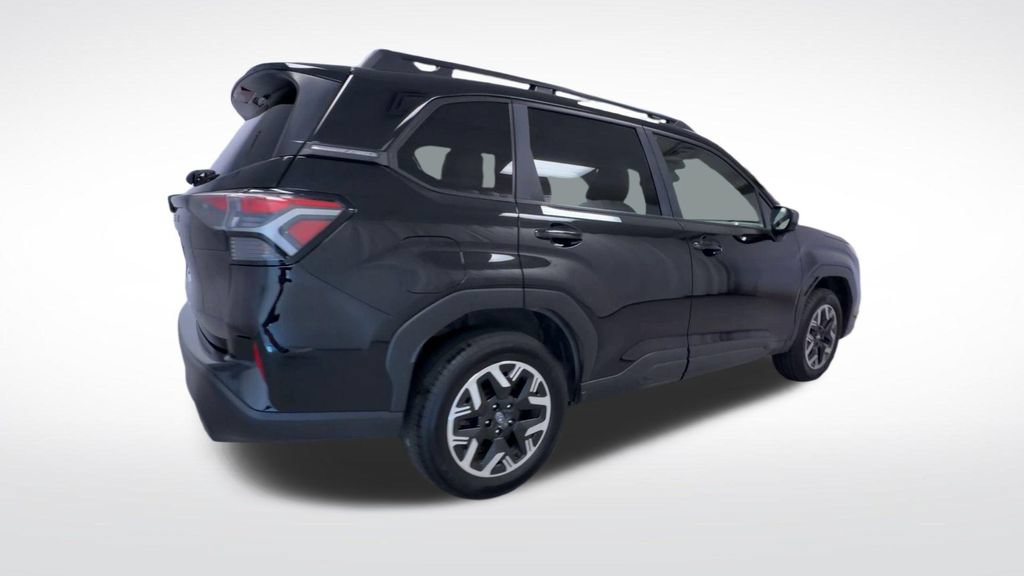 Used 2025 Subaru Forester Premium AWD/4WD image 8