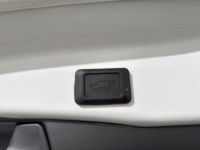 Used 2025 Toyota RAV4 XSE w/ Weather Package AWD/4WD image 14