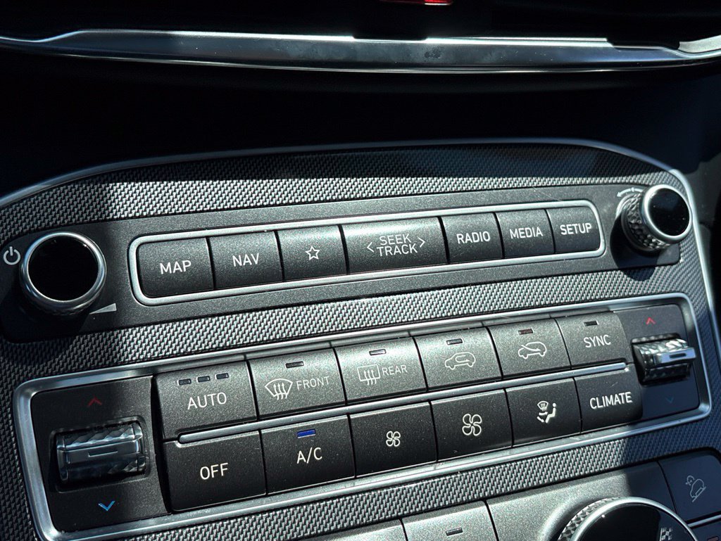Used 2022 Hyundai Santa Fe Limited AWD/4WD image 17