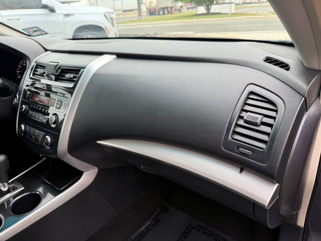 Used 2013 Nissan Altima 2.5 S FWD image 24