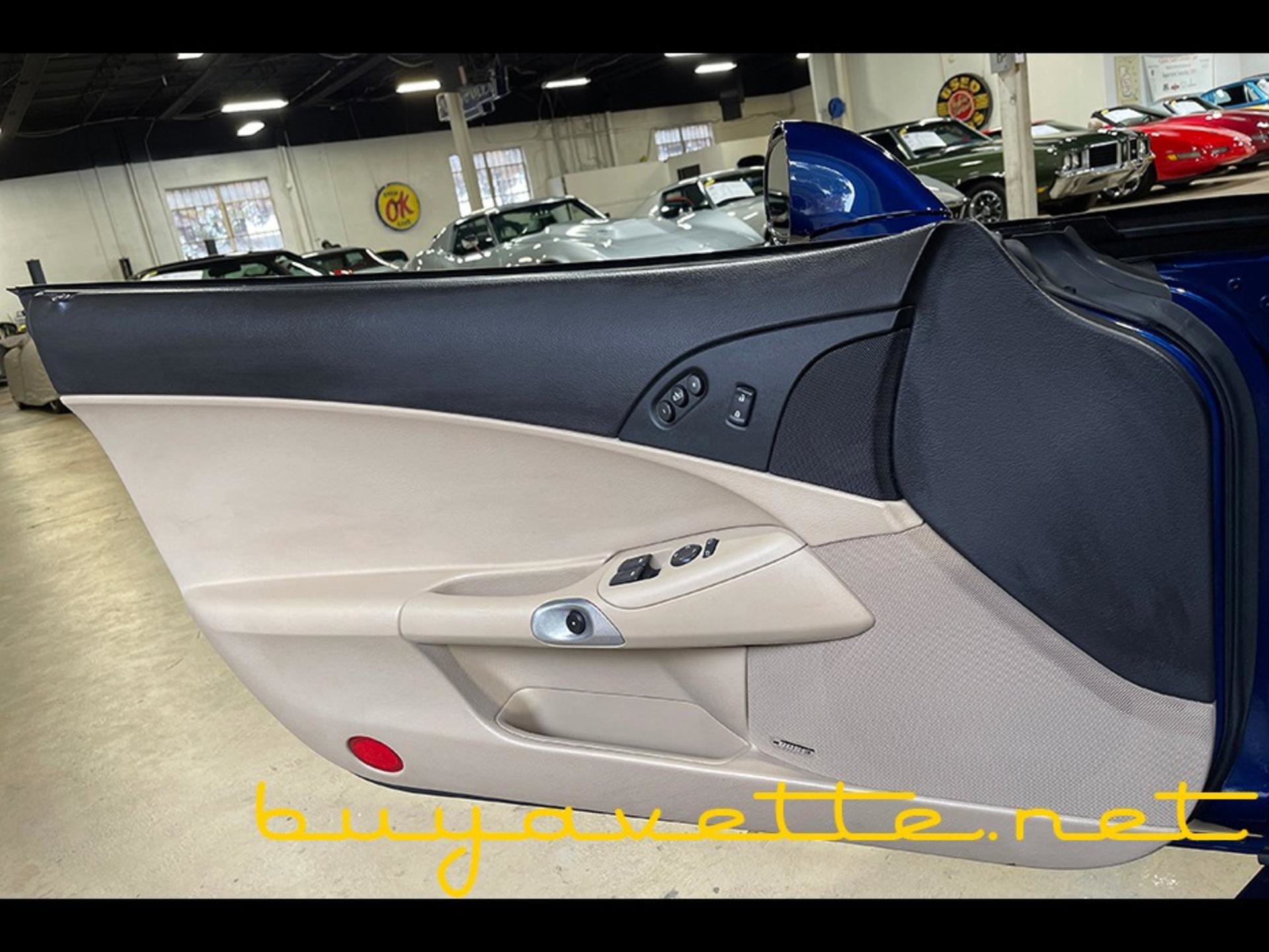 Used 2007 Chevrolet Corvette Convertible w/ Preferred Equipment Group image 24