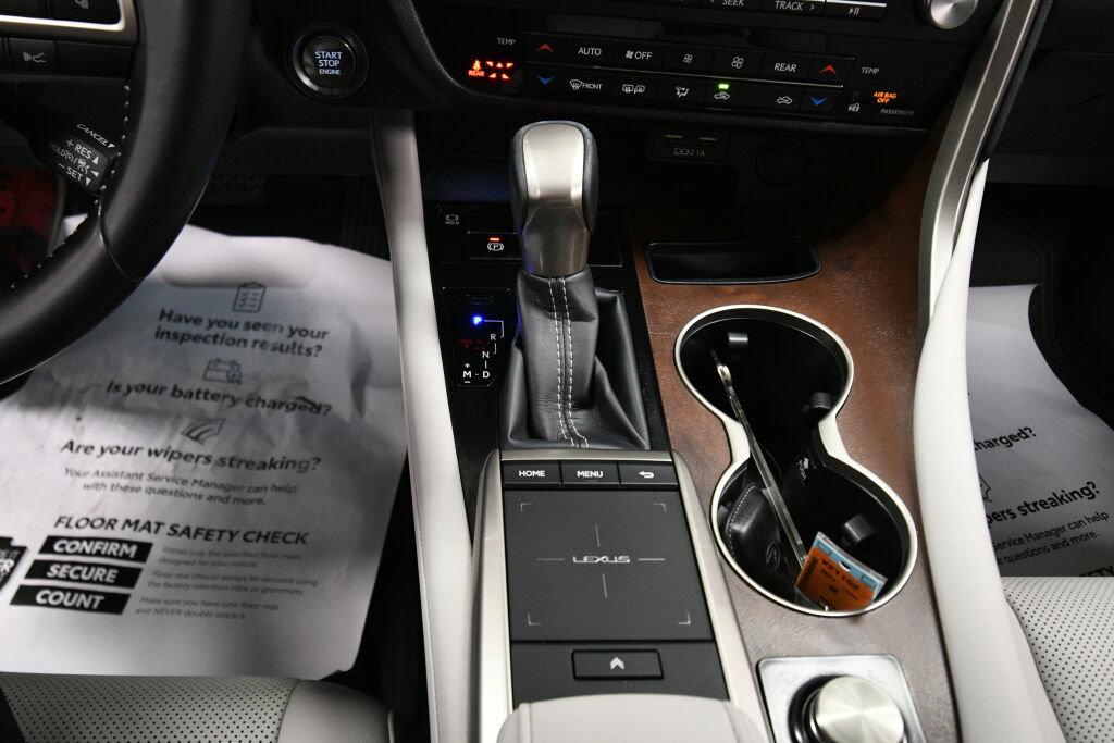 Used 2021 Lexus RX 350L Premium w/ Premium Package AWD/4WD image 17