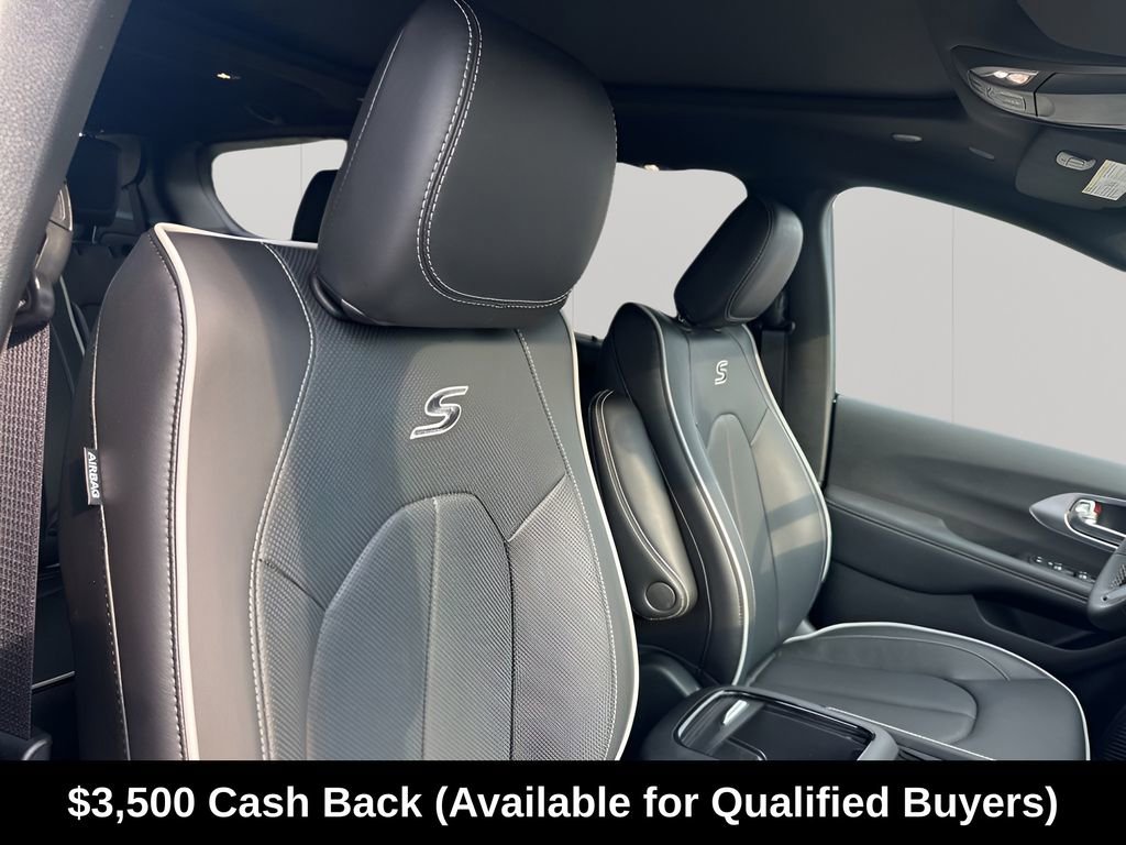 New 2026 Chrysler Pacifica Limited w/ S Appearance Package FWD image 17