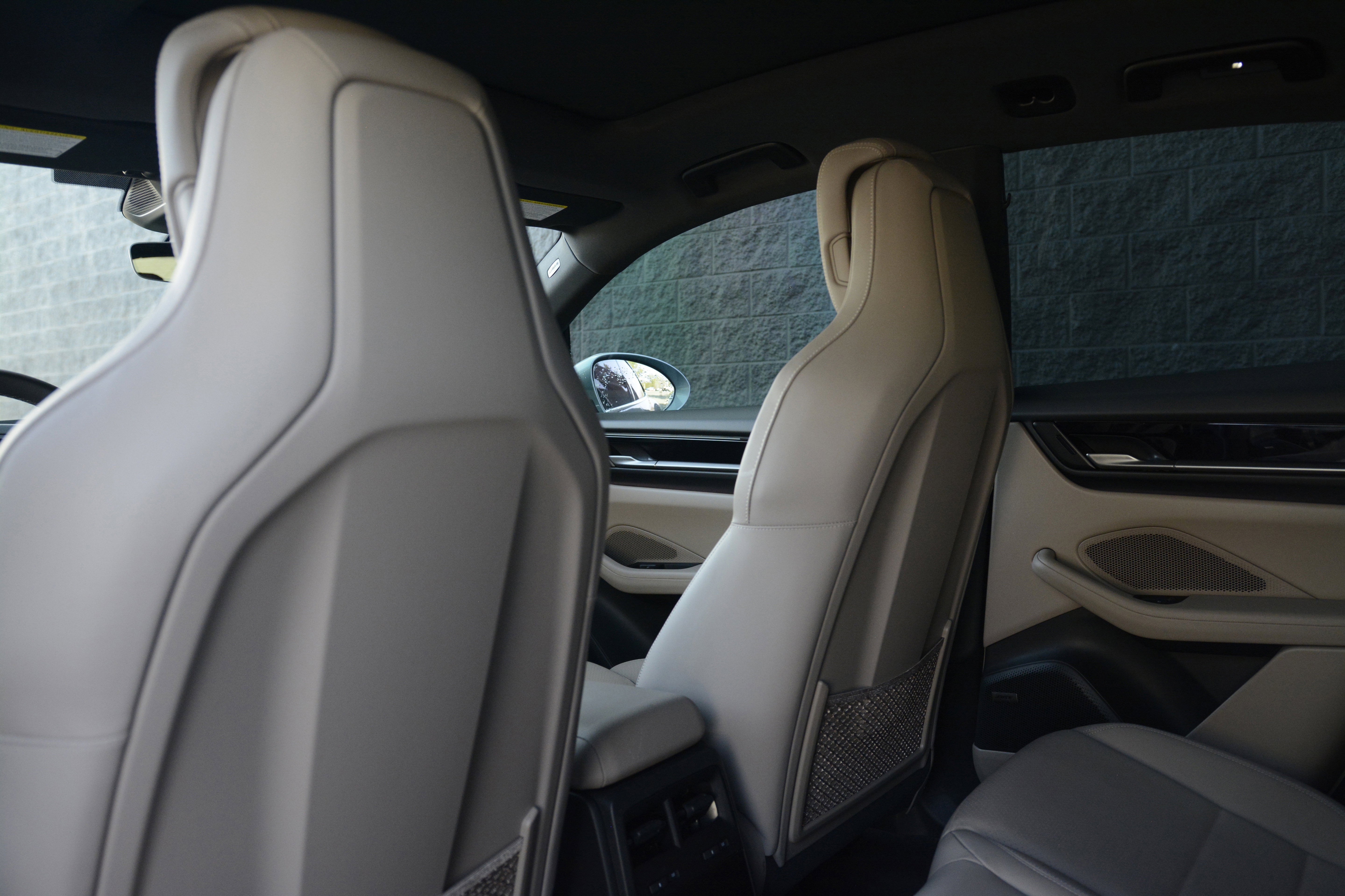 Certified 2025 Porsche Macan 4 Electric image 34