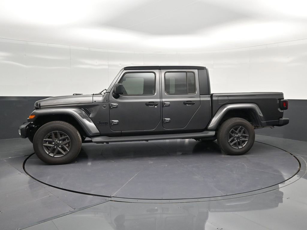 Used 2025 Jeep Gladiator Sport AWD/4WD image 7
