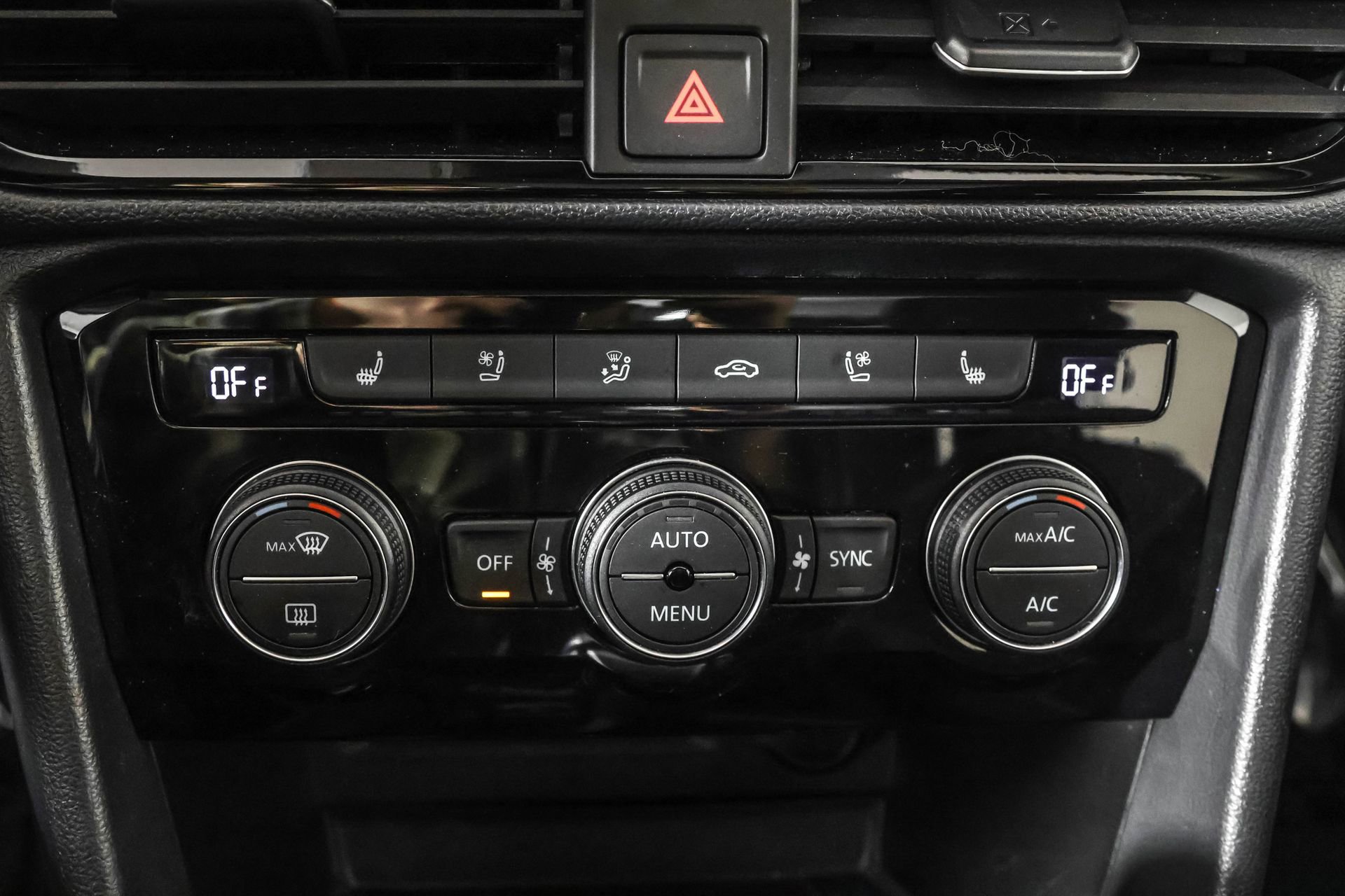 Certified 2024 Volkswagen Taos SEL image 32