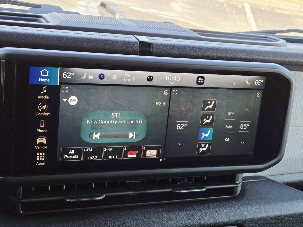 Certified 2025 Jeep Gladiator Sport image 26