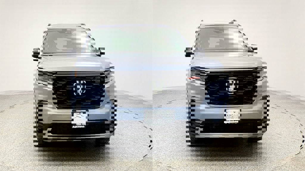 Used 2024 Honda Pilot TrailSport image 2