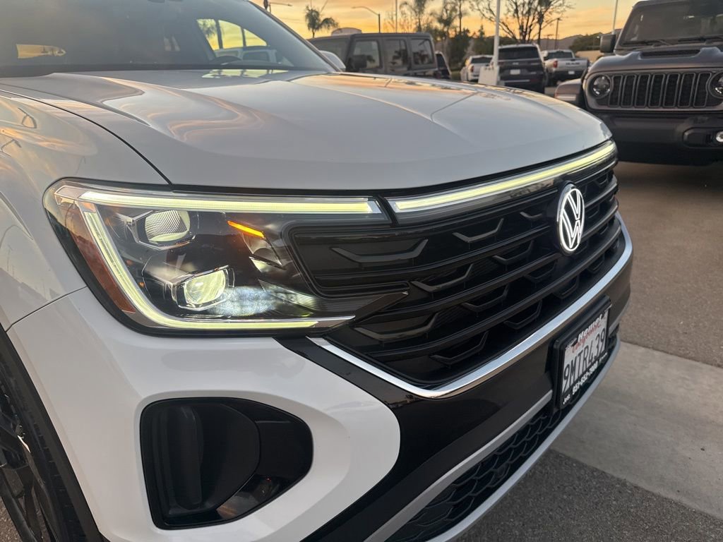 Used 2024 Volkswagen Atlas Cross Sport SE w/ Black Wheel Package image 11