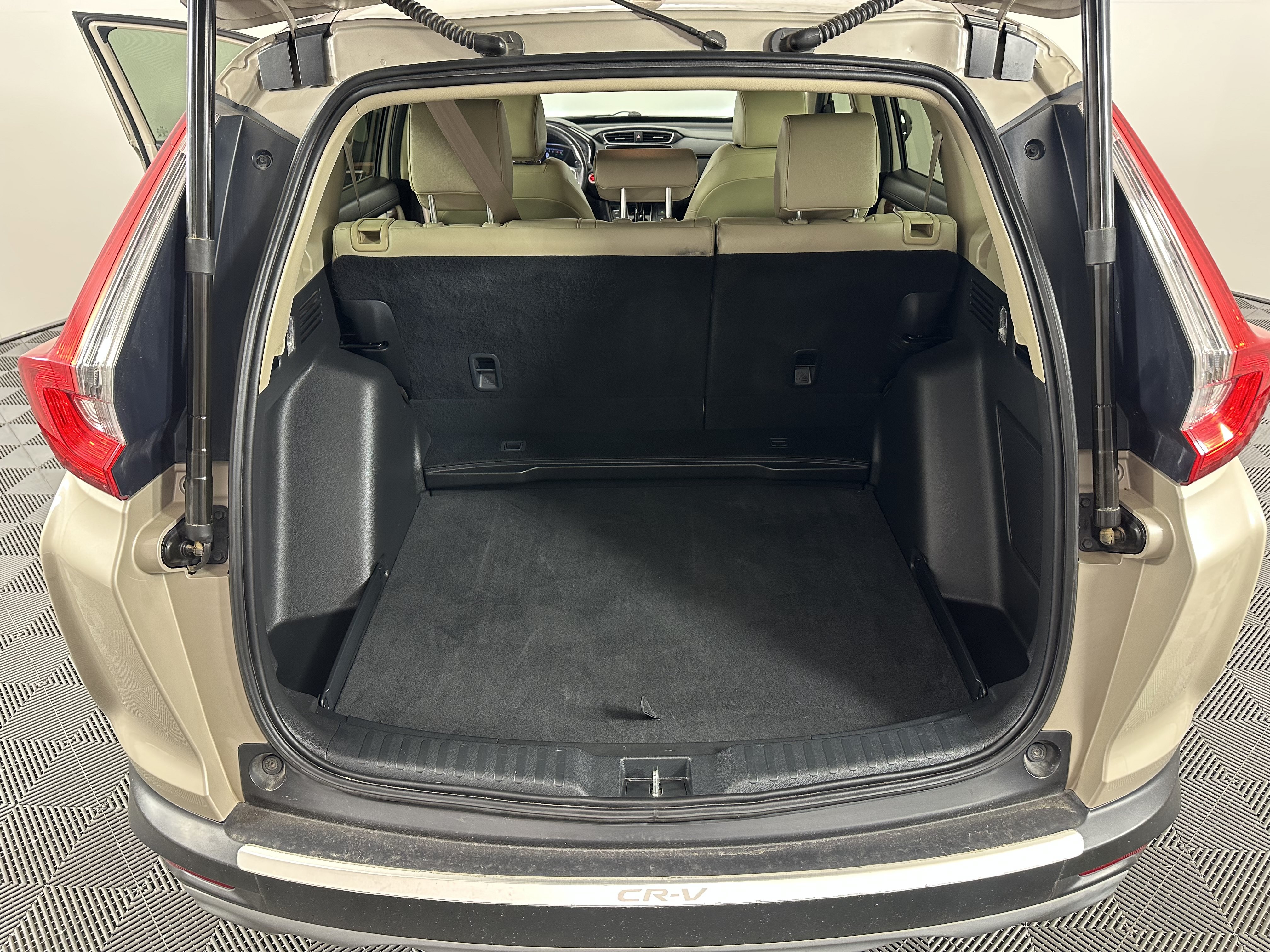 Used 2019 Honda CR-V Touring image 21