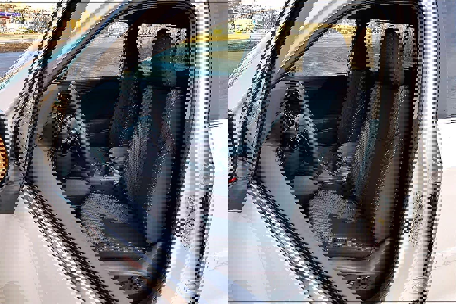 Used 2025 Subaru Outback Premium image 9