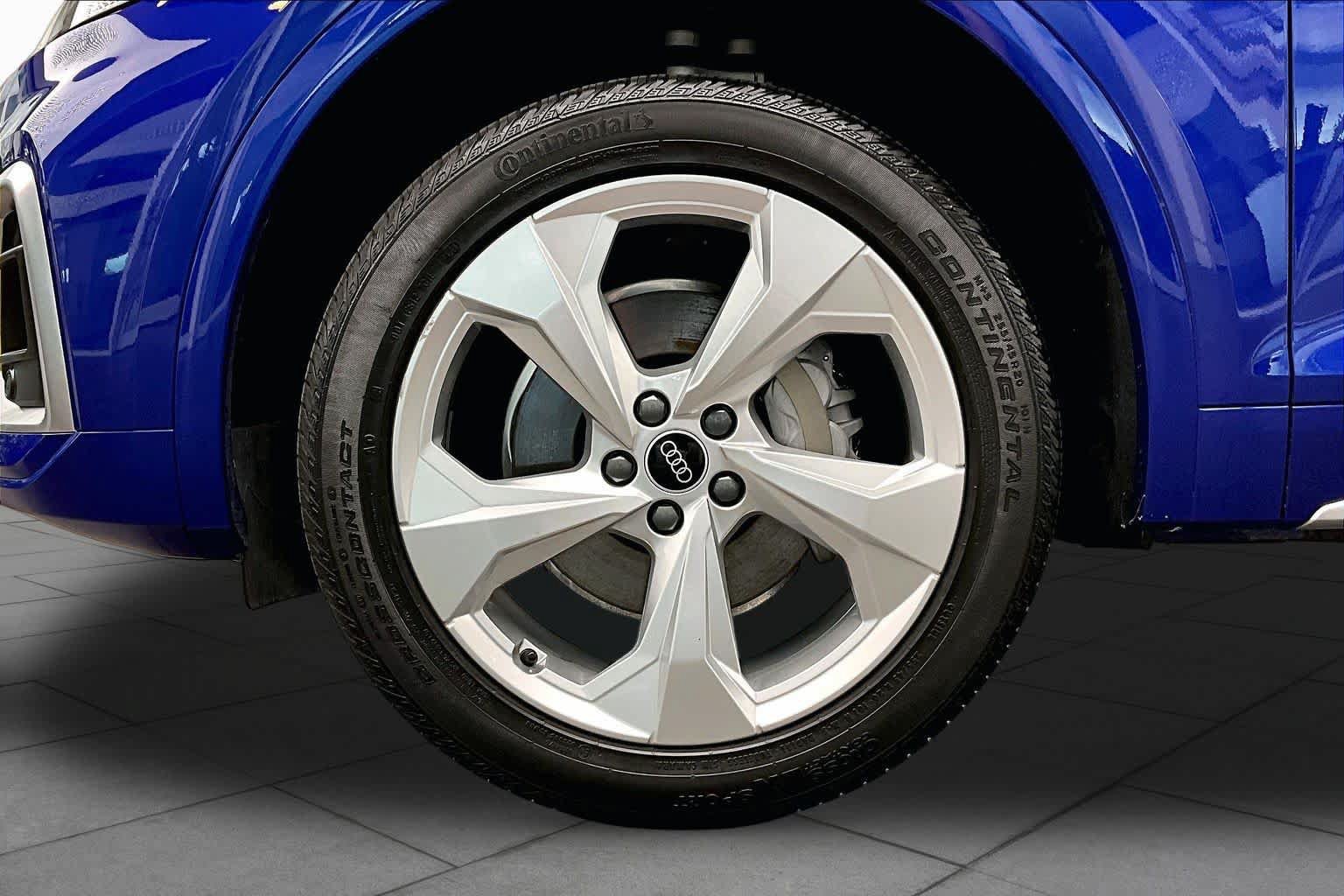 Certified 2024 Audi Q5 2.0T Premium Plus w/ Premium Plus Package AWD/4WD image 11