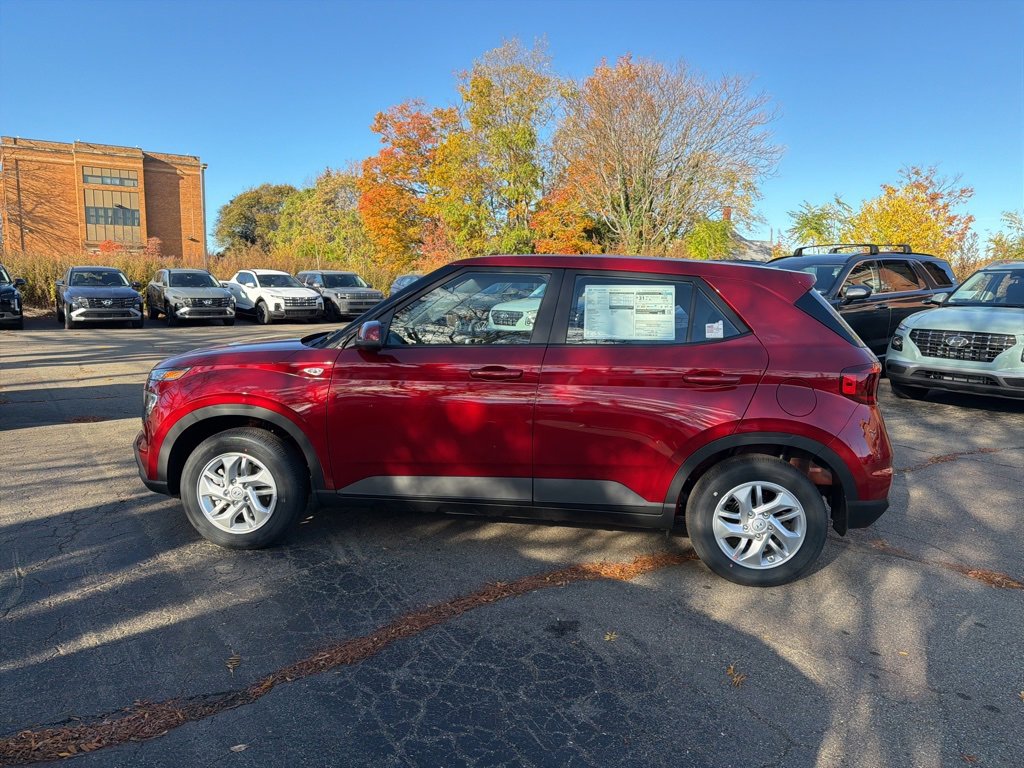 New 2026 Hyundai Venue SE image 4