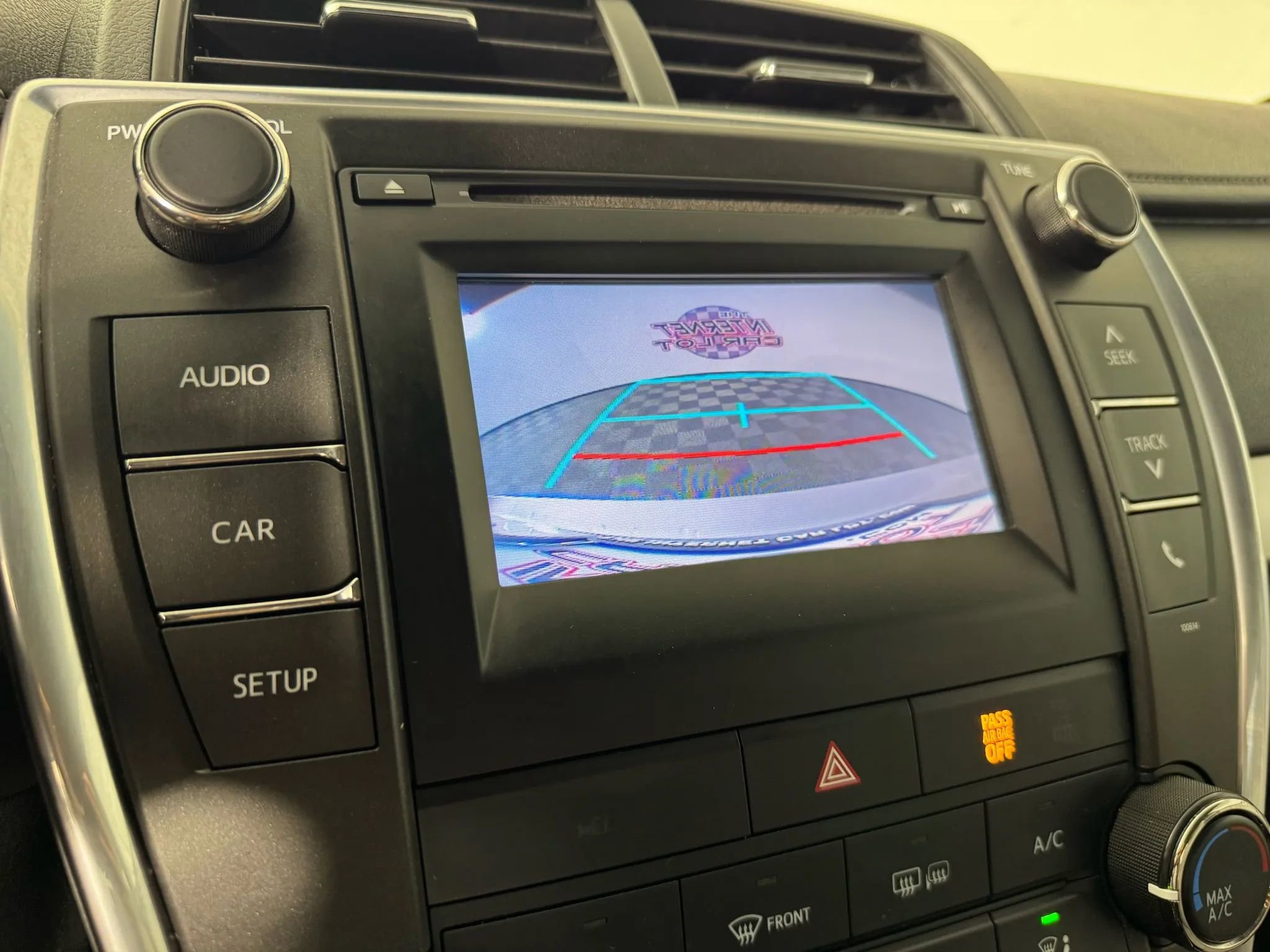 Used 2017 Toyota Camry SE image 17