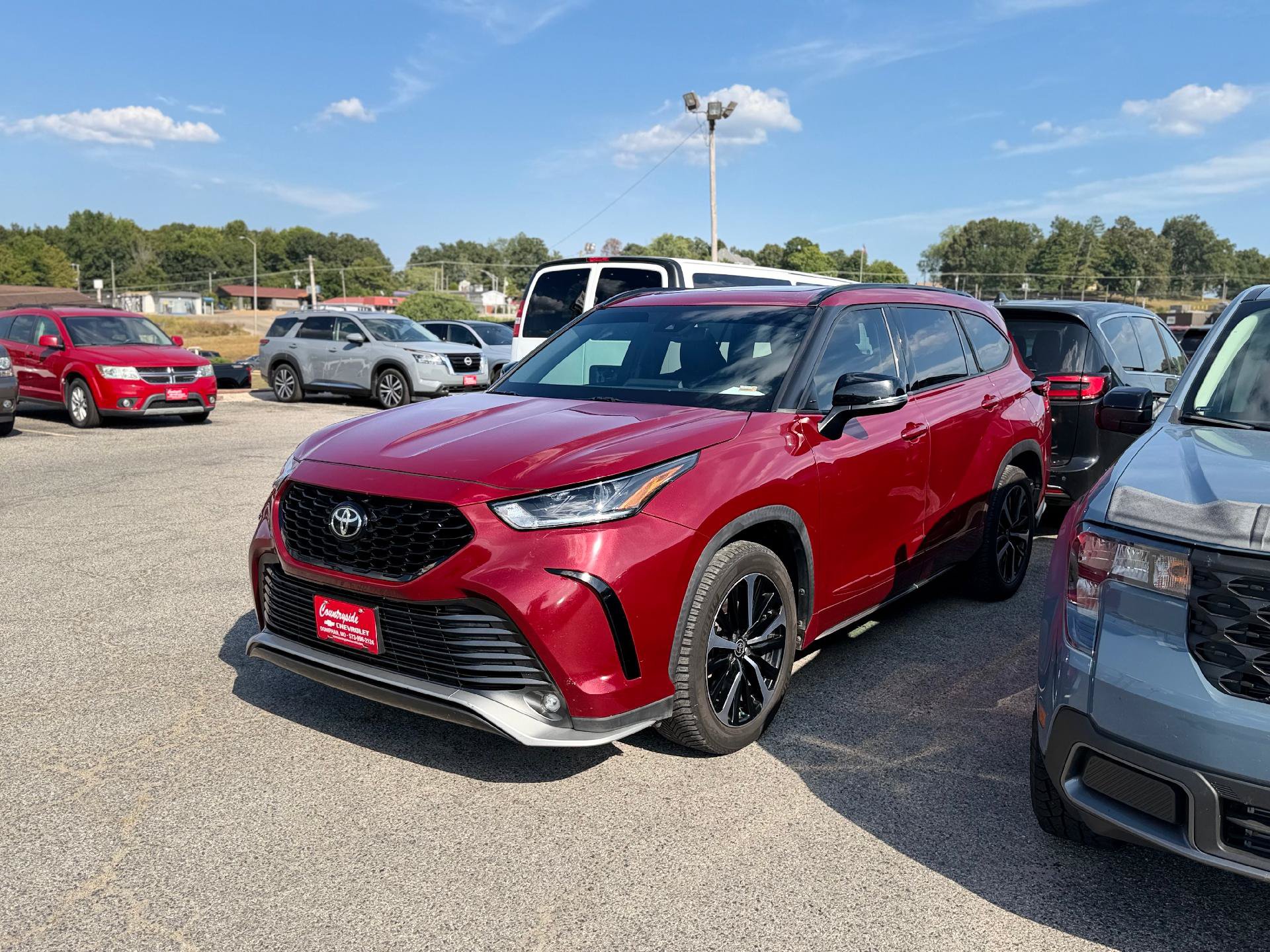 Used 2021 Toyota Highlander XSE FWD image 7