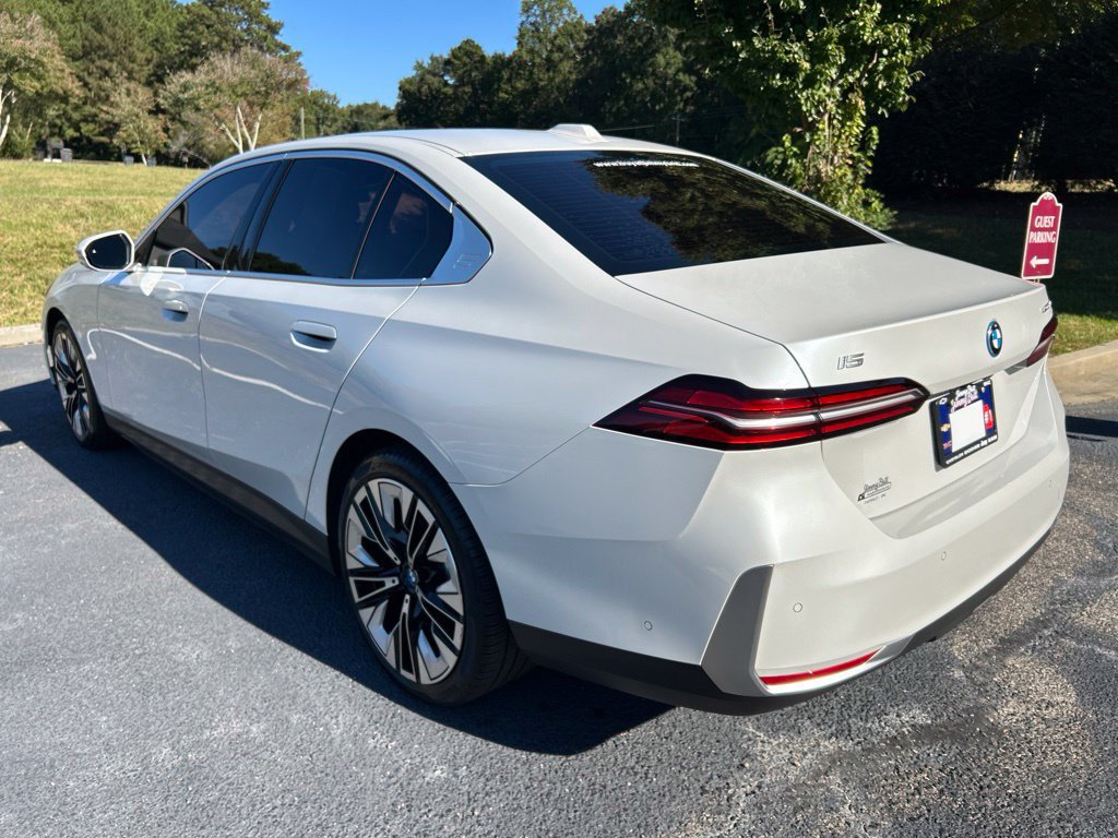 Used 2024 BMW i5 eDrive40i w/ M Sport Package RWD image 18