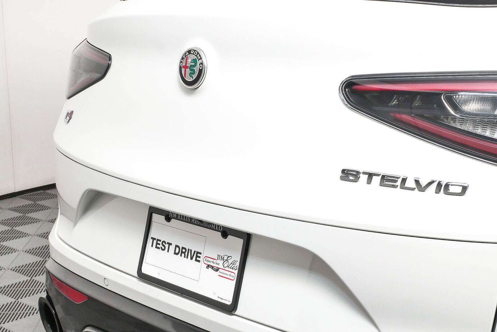New 2026 Alfa Romeo Stelvio Sprint AWD/4WD image 37