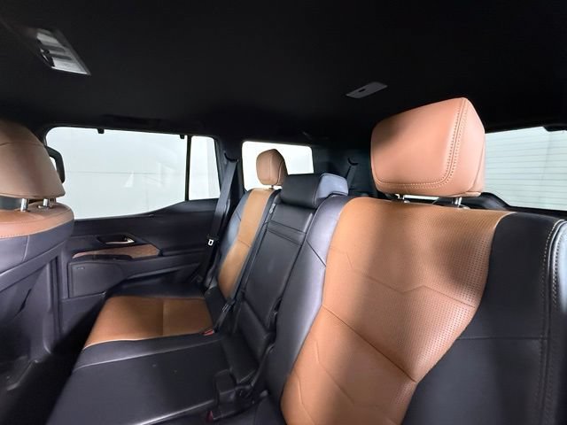 Used 2024 Lexus GX 550 w/ Accessory Package (2T) AWD/4WD image 28